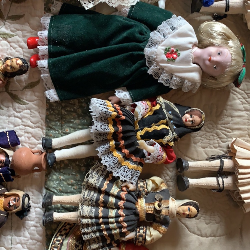 International doll collection - Picture 4 of 8